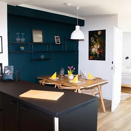 Modern In With Swimming Pool *